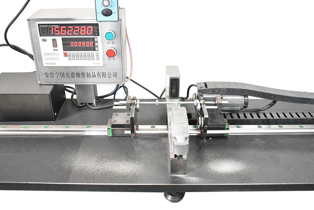 Laser measuring instrument