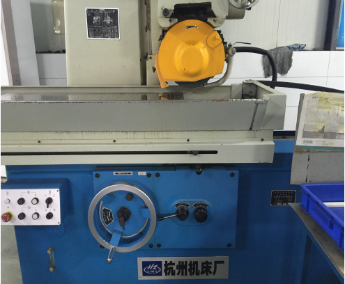 Precision surface grinding machine