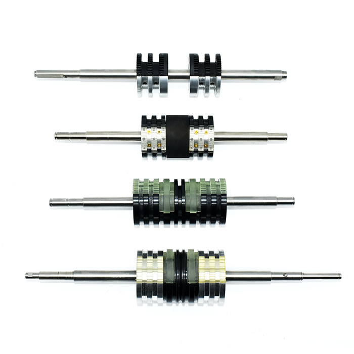 Banknote pickup roller assembly
